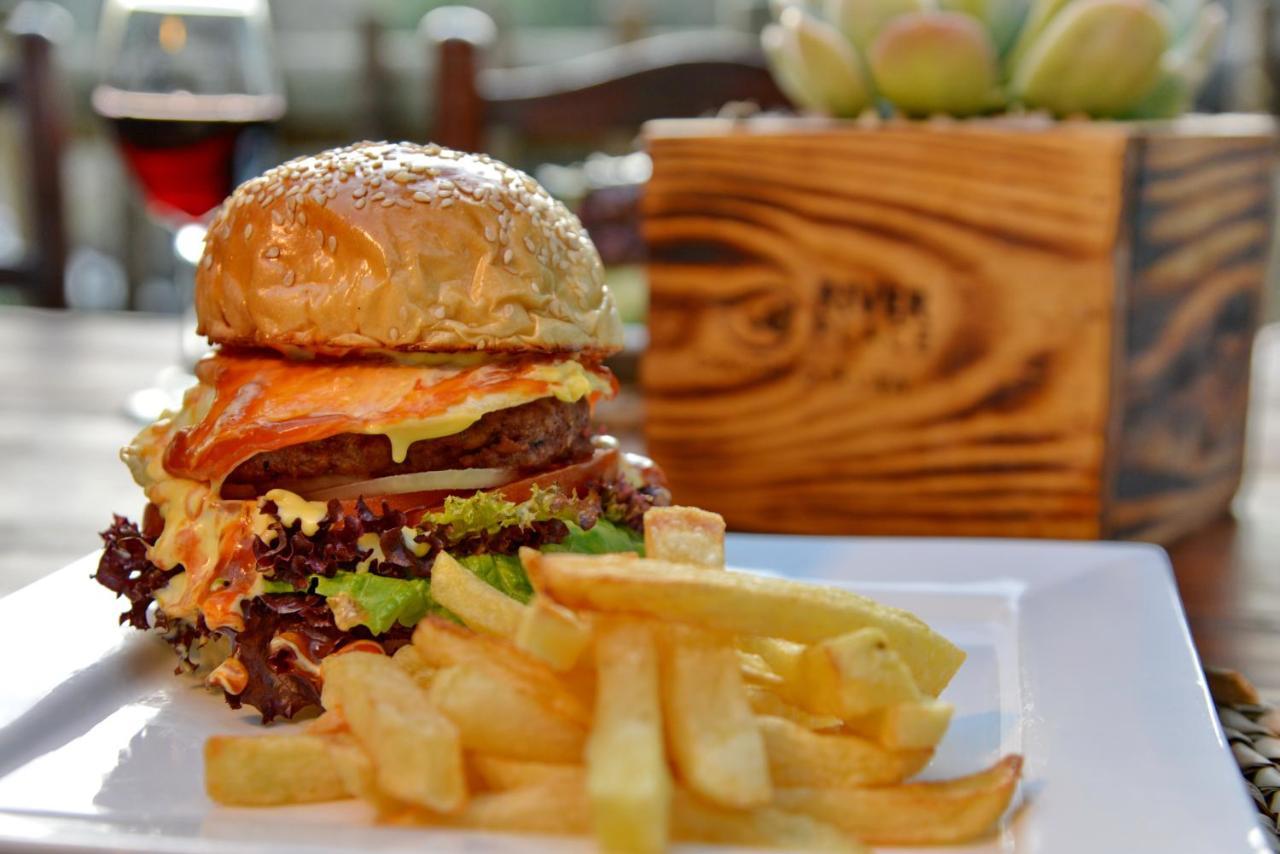 Thanda Manzi Country Hotel Centurion Buitenkant foto
