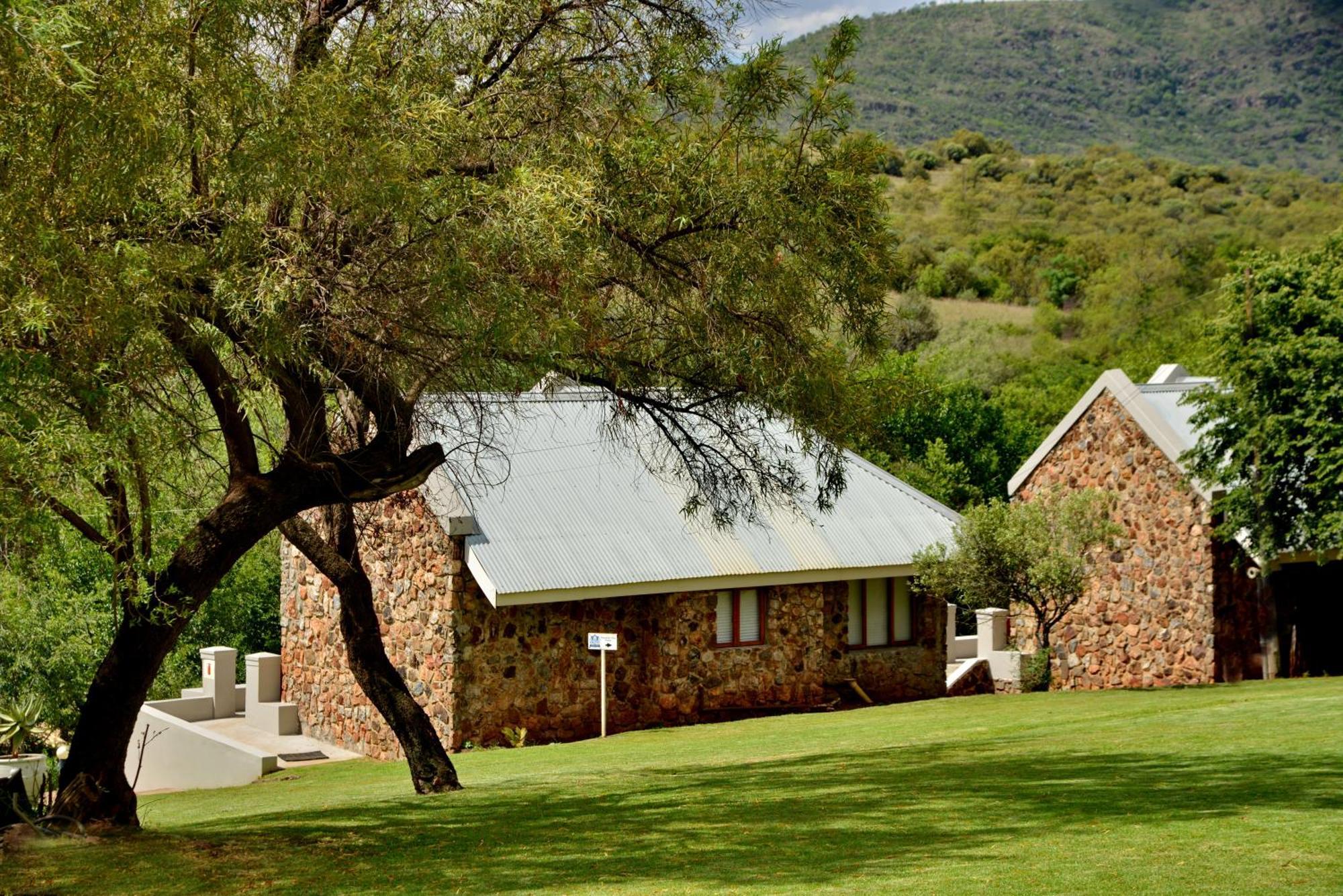 Thanda Manzi Country Hotel Centurion Buitenkant foto
